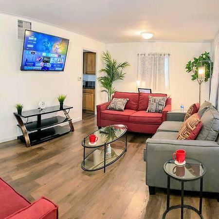 *King Bed/3Bds House Near Naval Base & 6Flags* Apartment Waukegan Bagian luar foto