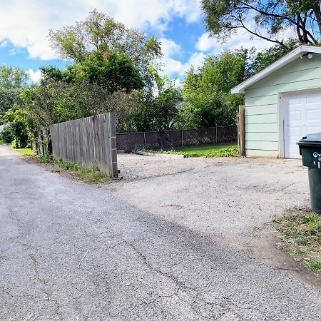 *King Bed/3Bds House Near Naval Base & 6Flags* Apartment Waukegan Bagian luar foto