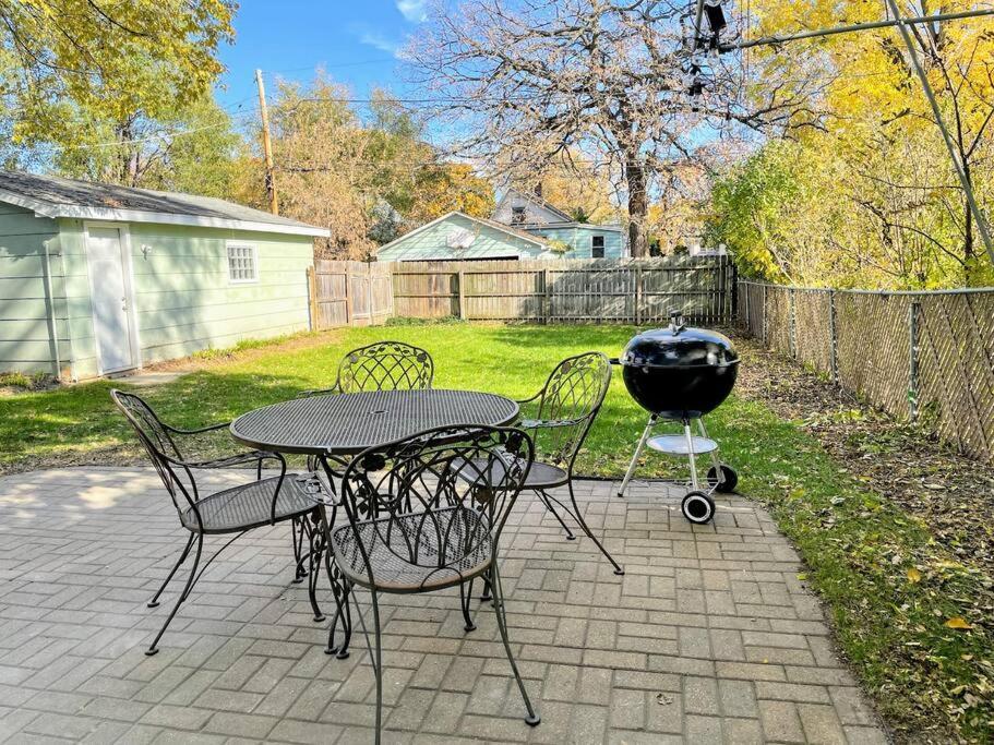 *King Bed/3Bds House Near Naval Base & 6Flags* Apartment Waukegan Bagian luar foto
