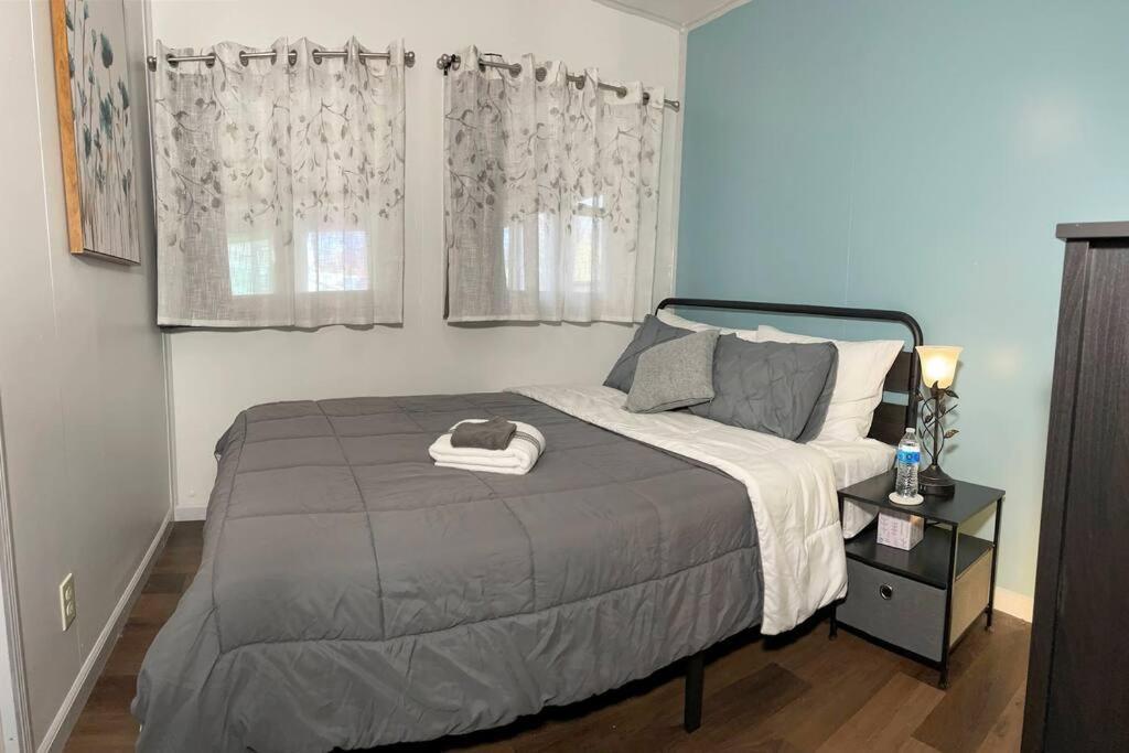 *King Bed/3Bds House Near Naval Base & 6Flags* Apartment Waukegan Bagian luar foto