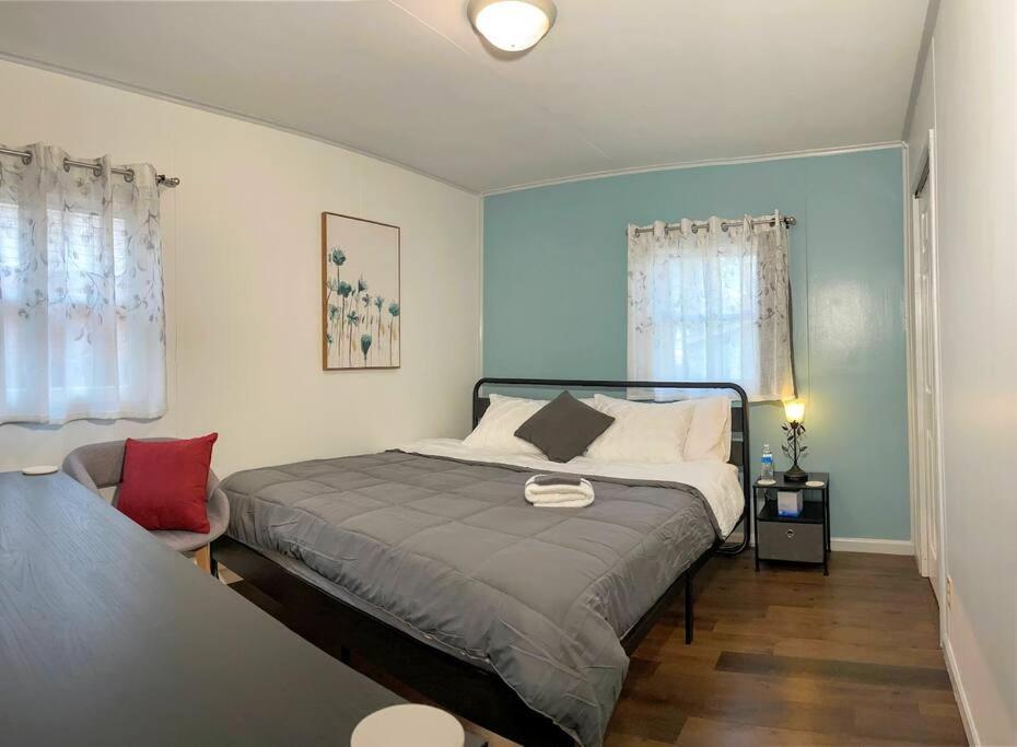 *King Bed/3Bds House Near Naval Base & 6Flags* Apartment Waukegan Bagian luar foto
