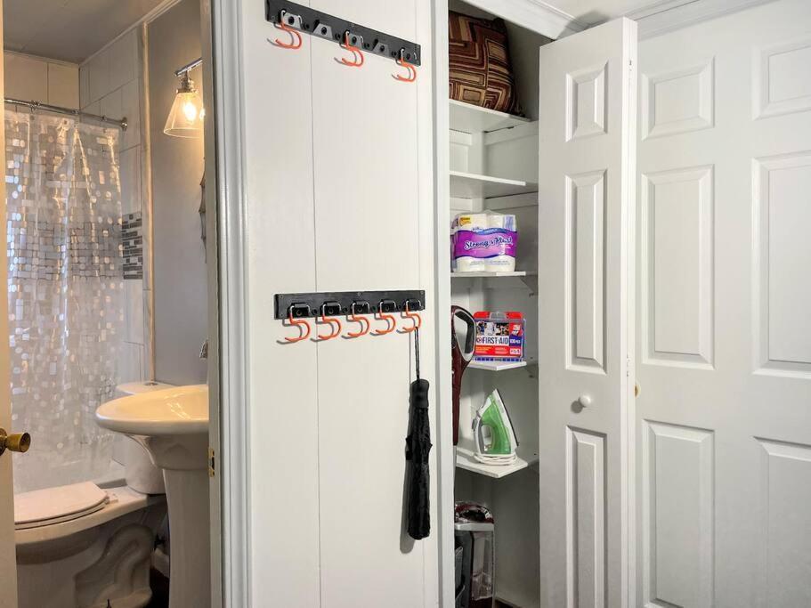 *King Bed/3Bds House Near Naval Base & 6Flags* Apartment Waukegan Bagian luar foto