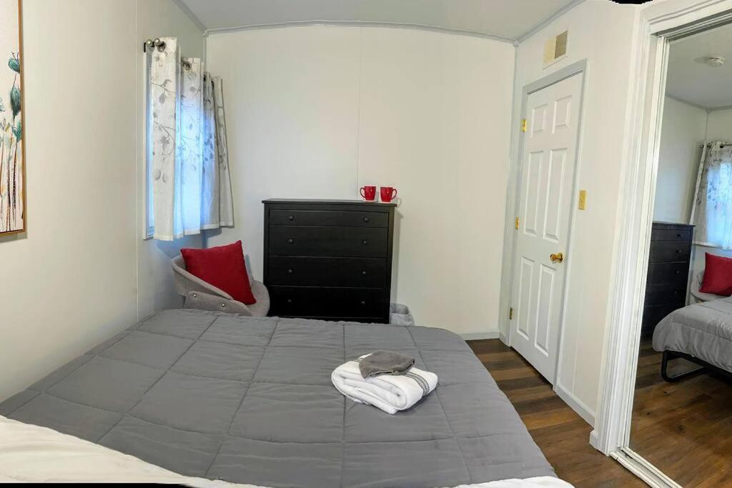 *King Bed/3Bds House Near Naval Base & 6Flags* Apartment Waukegan Bagian luar foto